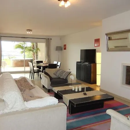 Дом отдыха Le Cap D'agde Sleeps 6 Air Con Wifi
