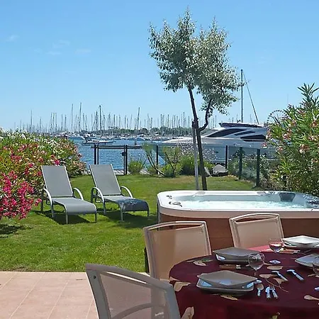 Le Cap D'agde Sleeps 6 Air Con Wifi Дом отдыха *