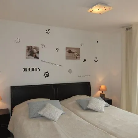 Le Cap D'agde Sleeps 6 Air Con Wifi Агд